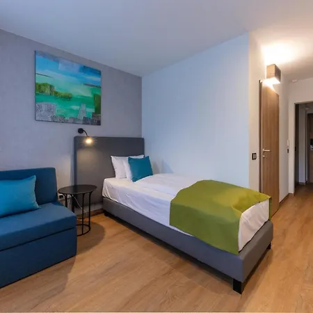 Hotel Otp 3*